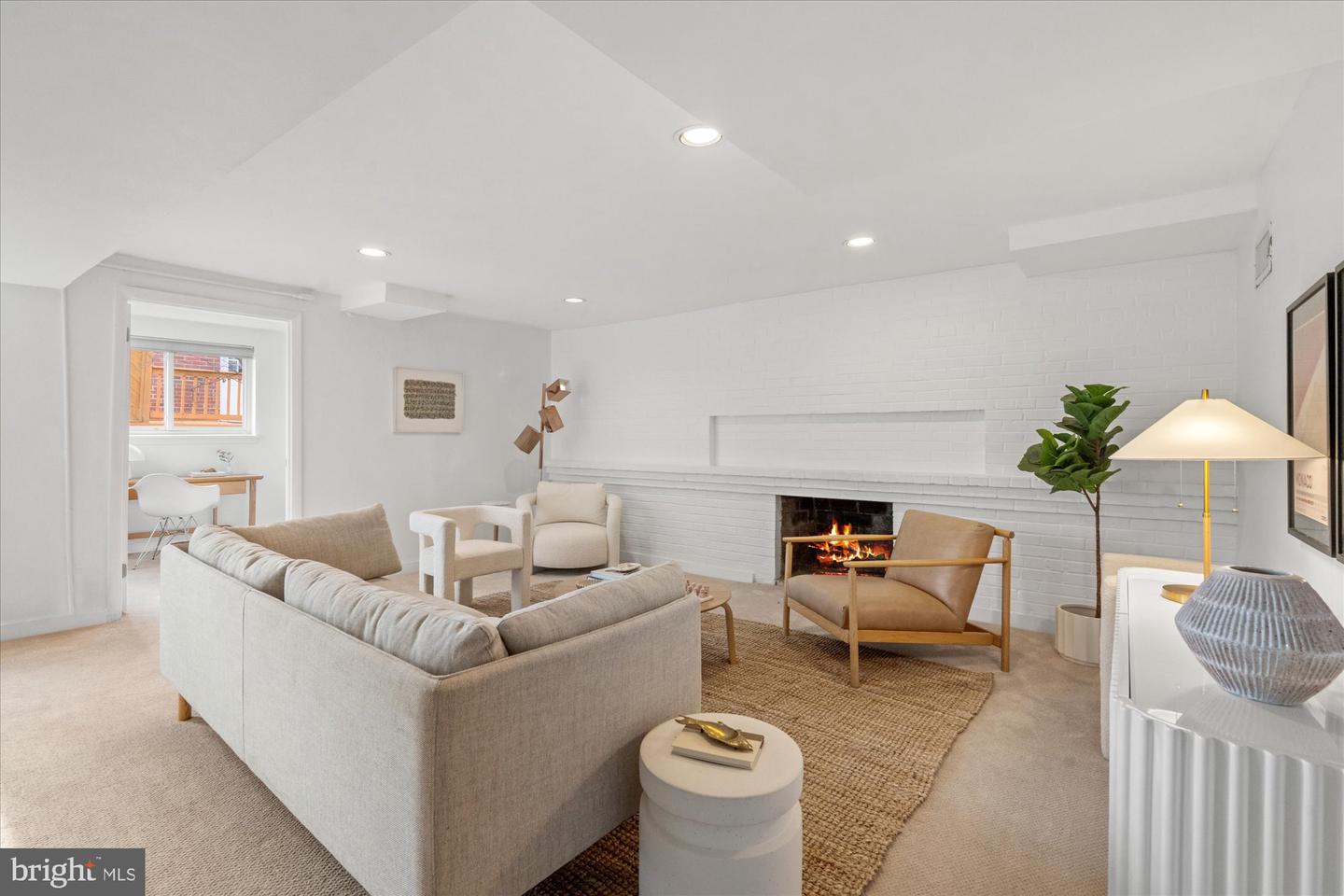 2917 ARGYLE DR, ALEXANDRIA, Virginia 22305, 4 Bedrooms Bedrooms, ,3 BathroomsBathrooms,Residential,For sale,2917 ARGYLE DR,VAAX2053382 MLS # VAAX2053382