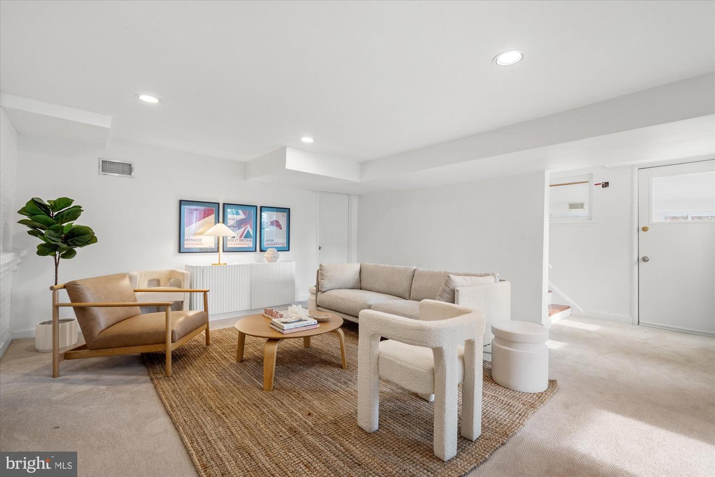 2917 ARGYLE DR, ALEXANDRIA, Virginia 22305, 4 Bedrooms Bedrooms, ,3 BathroomsBathrooms,Residential,For sale,2917 ARGYLE DR,VAAX2053382 MLS # VAAX2053382