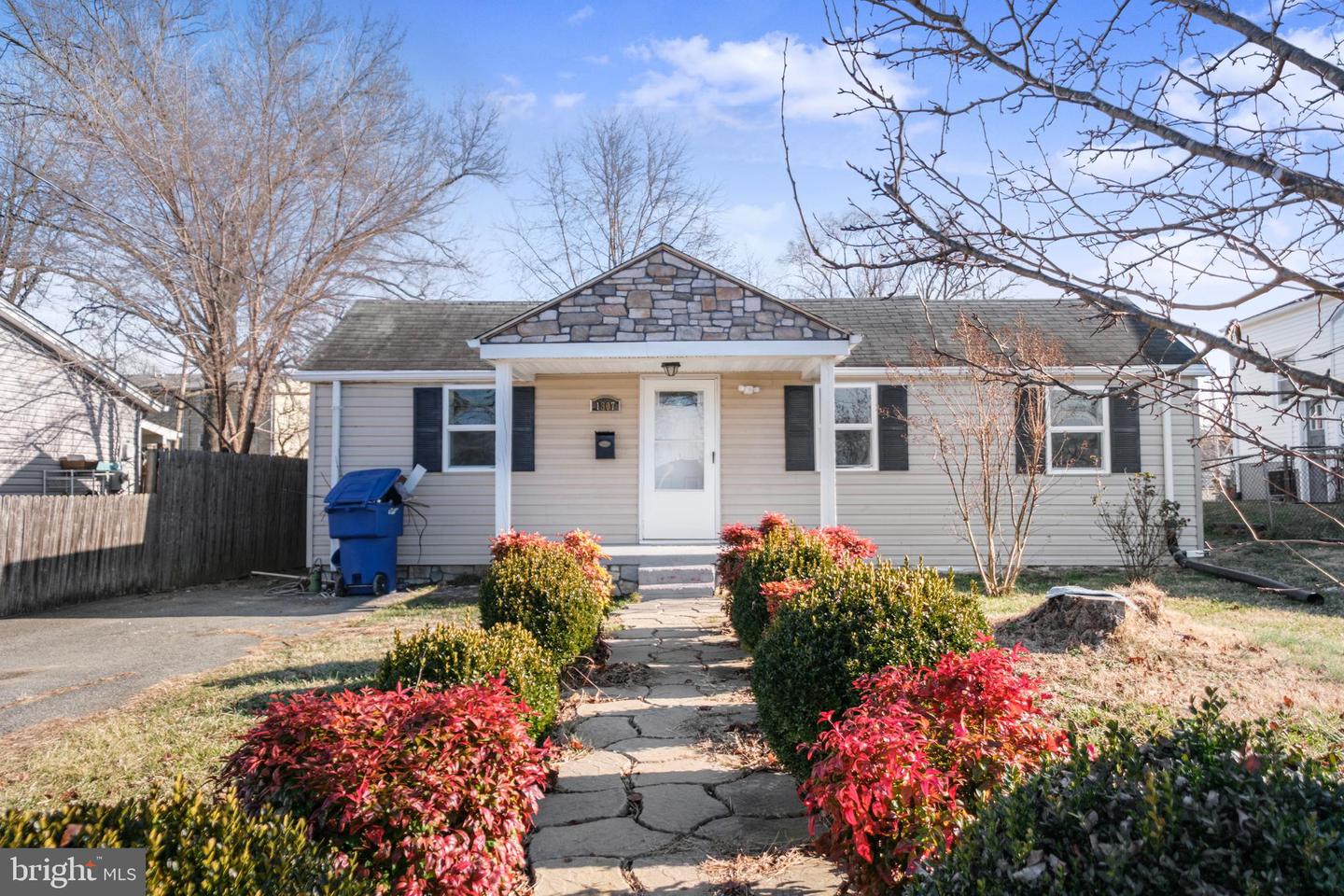 1307 MONROE AVE, FRONT ROYAL, Virginia 22630, 3 Bedrooms Bedrooms, ,2 BathroomsBathrooms,Residential,For sale,1307 MONROE AVE,VAWR2013194 MLS # VAWR2013194 1307 MONROE AVE, FRONT ROYAL, Virginia 22630, 3 Bedrooms Bedrooms, ,2 BathroomsBathrooms,Residential,For sale,1307 MONROE AVE,VAWR2013194 MLS # VAWR2013194