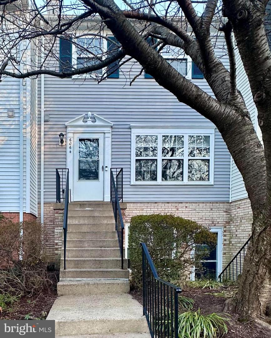 6064 OLD LANDING WAY, BURKE, Virginia 22015, 3 Bedrooms Bedrooms, 9 Rooms Rooms,2 BathroomsBathrooms,Residential,For sale,6064 OLD LANDING WAY,VAFX2286910 MLS # VAFX2286910 6064 OLD LANDING WAY, BURKE, Virginia 22015, 3 Bedrooms Bedrooms, 9 Rooms Rooms,2 BathroomsBathrooms,Residential,For sale,6064 OLD LANDING WAY,VAFX2286910 MLS # VAFX2286910