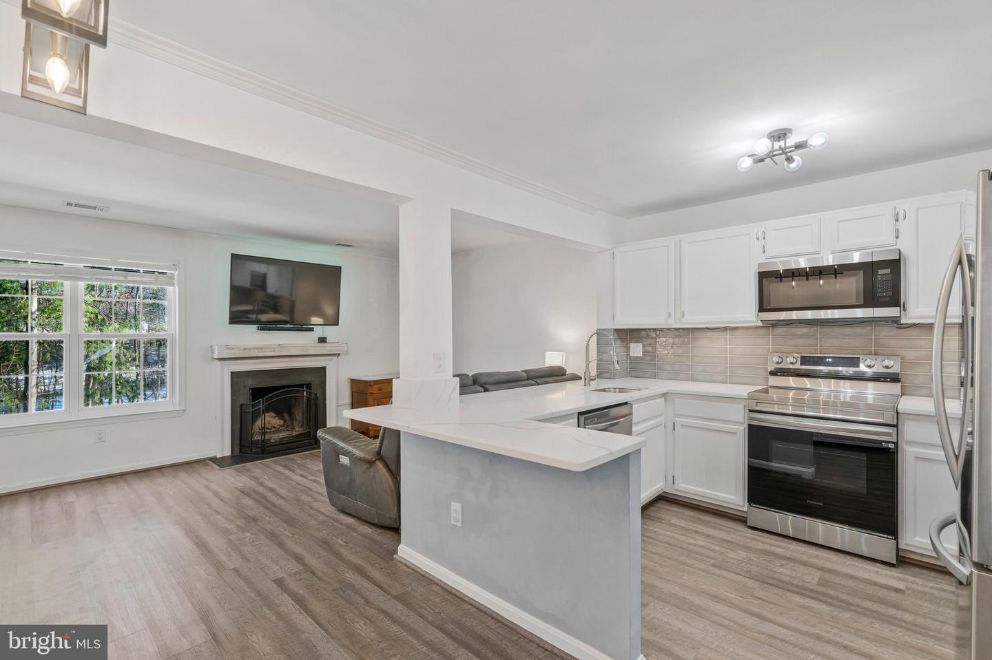 6064 OLD LANDING WAY, BURKE, Virginia 22015, 3 Bedrooms Bedrooms, 9 Rooms Rooms,2 BathroomsBathrooms,Residential,For sale,6064 OLD LANDING WAY,VAFX2286910 MLS # VAFX2286910 6064 OLD LANDING WAY, BURKE, Virginia 22015, 3 Bedrooms Bedrooms, 9 Rooms Rooms,2 BathroomsBathrooms,Residential,For sale,6064 OLD LANDING WAY,VAFX2286910 MLS # VAFX2286910