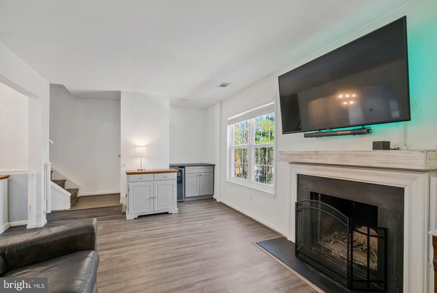 6064 OLD LANDING WAY, BURKE, Virginia 22015, 3 Bedrooms Bedrooms, 9 Rooms Rooms,2 BathroomsBathrooms,Residential,For sale,6064 OLD LANDING WAY,VAFX2286910 MLS # VAFX2286910 6064 OLD LANDING WAY, BURKE, Virginia 22015, 3 Bedrooms Bedrooms, 9 Rooms Rooms,2 BathroomsBathrooms,Residential,For sale,6064 OLD LANDING WAY,VAFX2286910 MLS # VAFX2286910