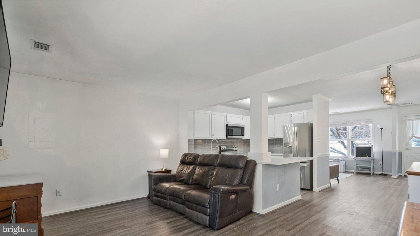 6064 OLD LANDING WAY, BURKE, Virginia 22015, 3 Bedrooms Bedrooms, 9 Rooms Rooms,2 BathroomsBathrooms,Residential,For sale,6064 OLD LANDING WAY,VAFX2286910 MLS # VAFX2286910 6064 OLD LANDING WAY, BURKE, Virginia 22015, 3 Bedrooms Bedrooms, 9 Rooms Rooms,2 BathroomsBathrooms,Residential,For sale,6064 OLD LANDING WAY,VAFX2286910 MLS # VAFX2286910