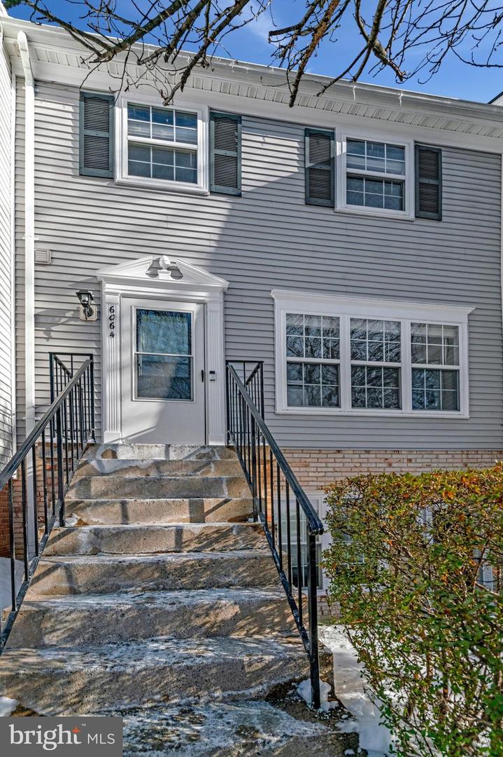 6064 OLD LANDING WAY, BURKE, Virginia 22015, 3 Bedrooms Bedrooms, 9 Rooms Rooms,2 BathroomsBathrooms,Residential,For sale,6064 OLD LANDING WAY,VAFX2286910 MLS # VAFX2286910 6064 OLD LANDING WAY, BURKE, Virginia 22015, 3 Bedrooms Bedrooms, 9 Rooms Rooms,2 BathroomsBathrooms,Residential,For sale,6064 OLD LANDING WAY,VAFX2286910 MLS # VAFX2286910