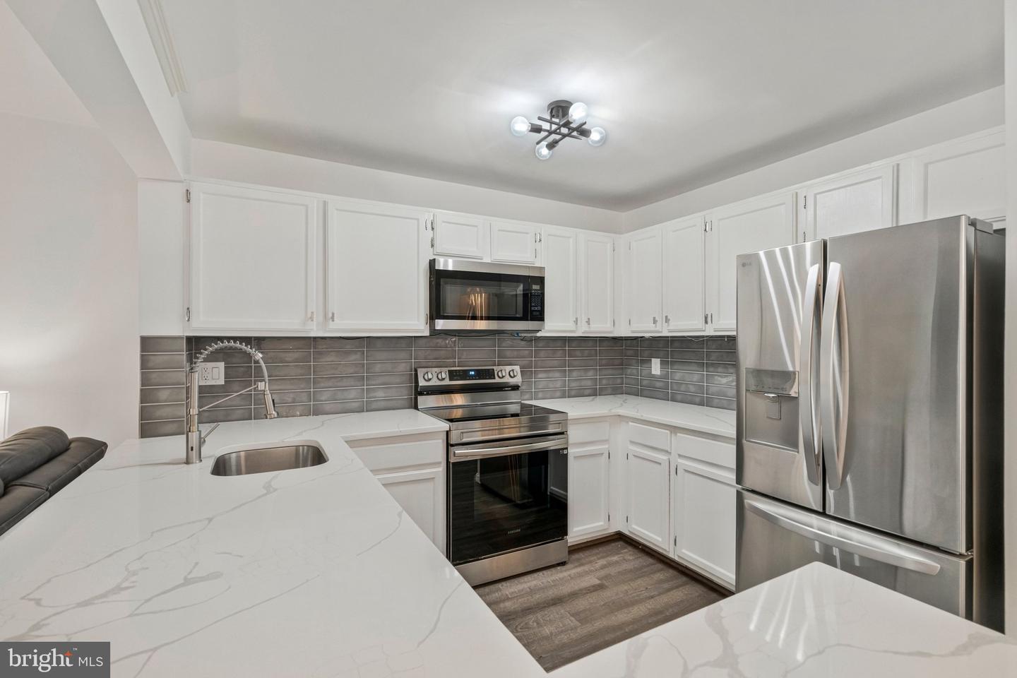 6064 OLD LANDING WAY, BURKE, Virginia 22015, 3 Bedrooms Bedrooms, 9 Rooms Rooms,2 BathroomsBathrooms,Residential,For sale,6064 OLD LANDING WAY,VAFX2286910 MLS # VAFX2286910 6064 OLD LANDING WAY, BURKE, Virginia 22015, 3 Bedrooms Bedrooms, 9 Rooms Rooms,2 BathroomsBathrooms,Residential,For sale,6064 OLD LANDING WAY,VAFX2286910 MLS # VAFX2286910