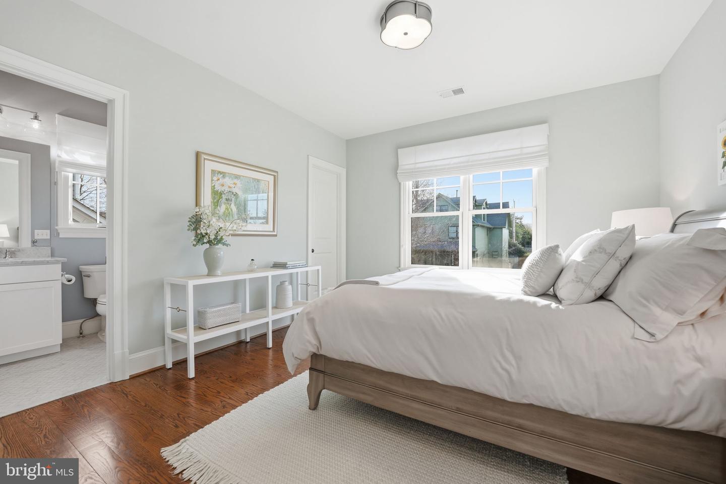 1723 N BARTON ST, ARLINGTON, Virginia 22201, 6 Bedrooms Bedrooms, ,5 BathroomsBathrooms,Residential,For sale,1723 N BARTON ST,VAAR2067994 MLS # VAAR2067994