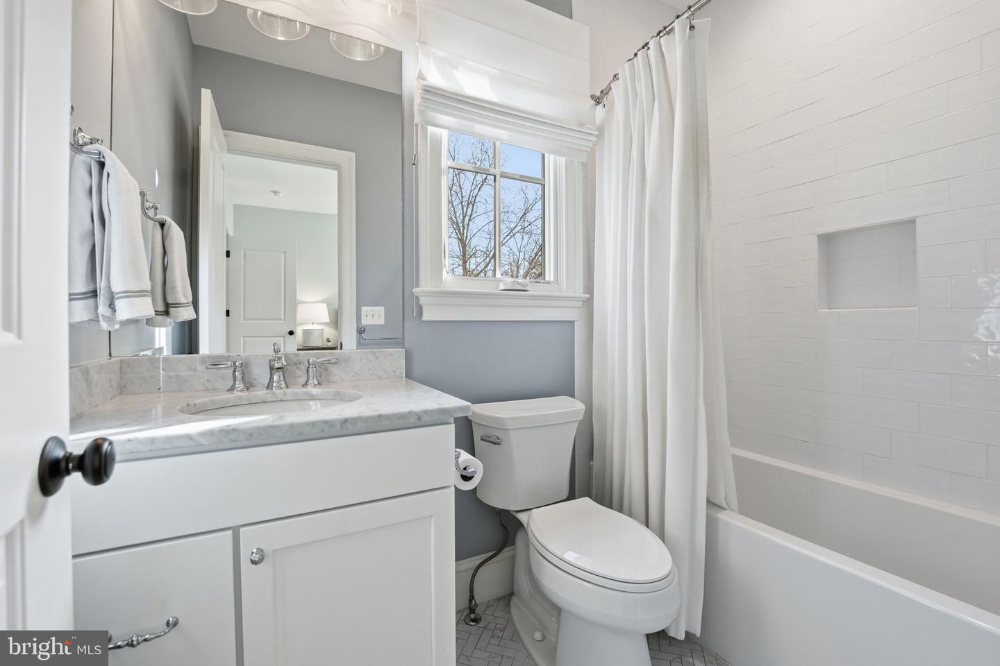 1723 N BARTON ST, ARLINGTON, Virginia 22201, 6 Bedrooms Bedrooms, ,5 BathroomsBathrooms,Residential,For sale,1723 N BARTON ST,VAAR2067994 MLS # VAAR2067994