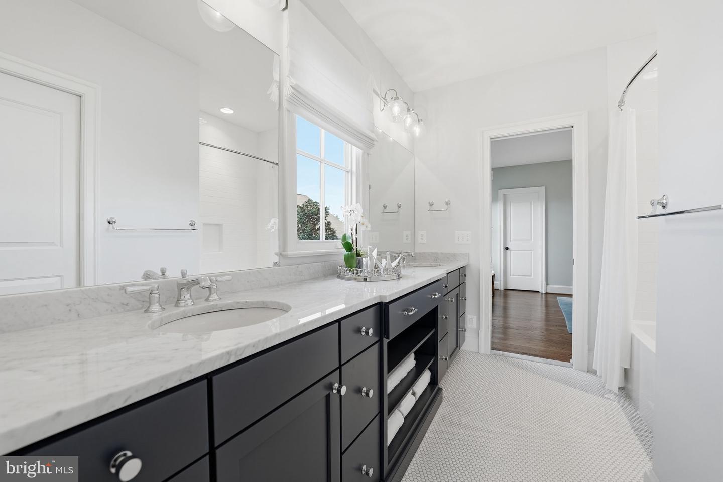 1723 N BARTON ST, ARLINGTON, Virginia 22201, 6 Bedrooms Bedrooms, ,5 BathroomsBathrooms,Residential,For sale,1723 N BARTON ST,VAAR2067994 MLS # VAAR2067994