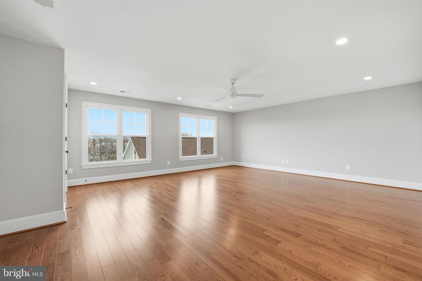 1723 N BARTON ST, ARLINGTON, Virginia 22201, 6 Bedrooms Bedrooms, ,5 BathroomsBathrooms,Residential,For sale,1723 N BARTON ST,VAAR2067994 MLS # VAAR2067994