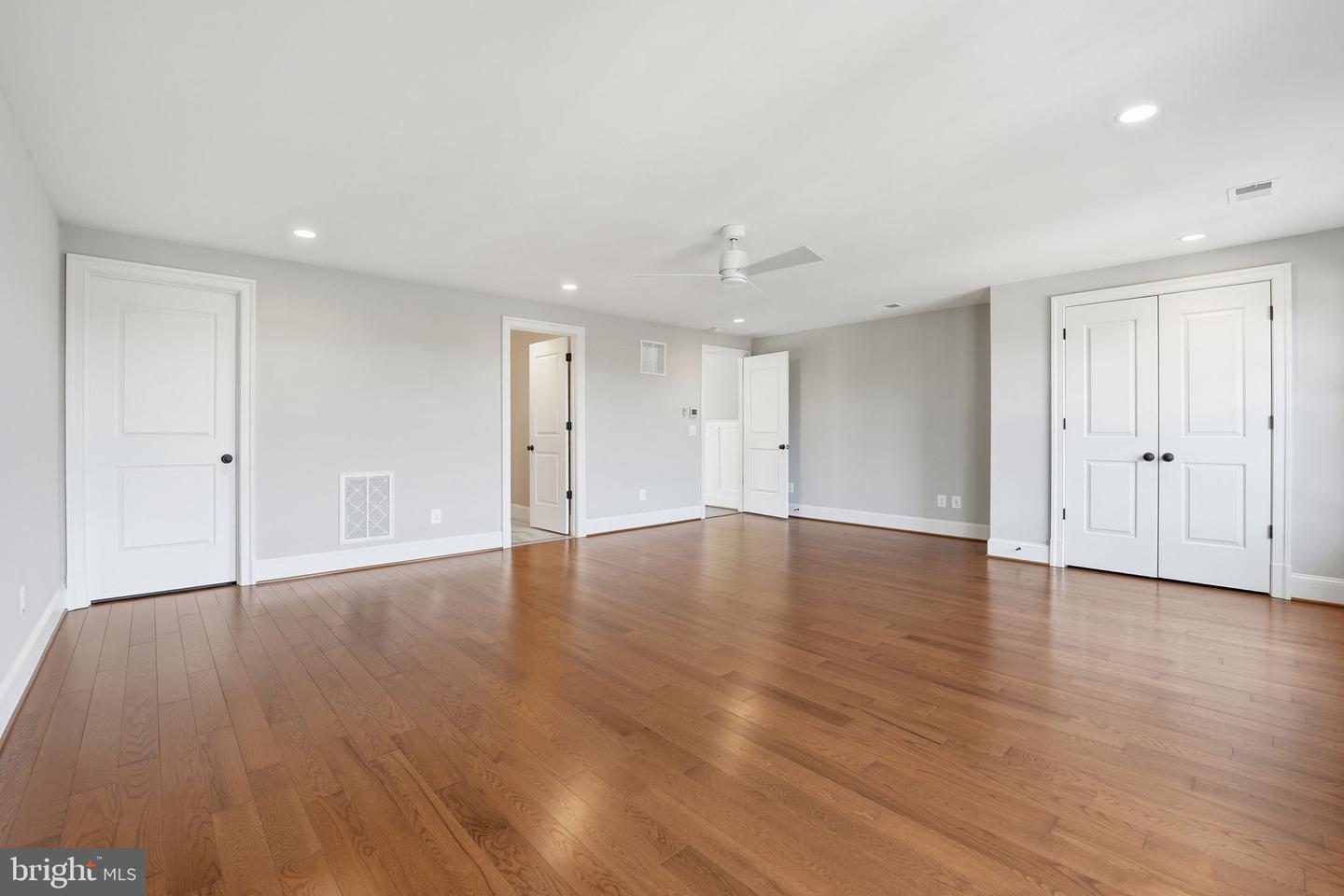 1723 N BARTON ST, ARLINGTON, Virginia 22201, 6 Bedrooms Bedrooms, ,5 BathroomsBathrooms,Residential,For sale,1723 N BARTON ST,VAAR2067994 MLS # VAAR2067994