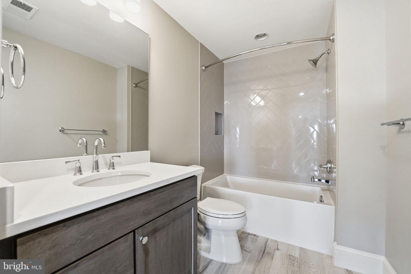 1723 N BARTON ST, ARLINGTON, Virginia 22201, 6 Bedrooms Bedrooms, ,5 BathroomsBathrooms,Residential,For sale,1723 N BARTON ST,VAAR2067994 MLS # VAAR2067994