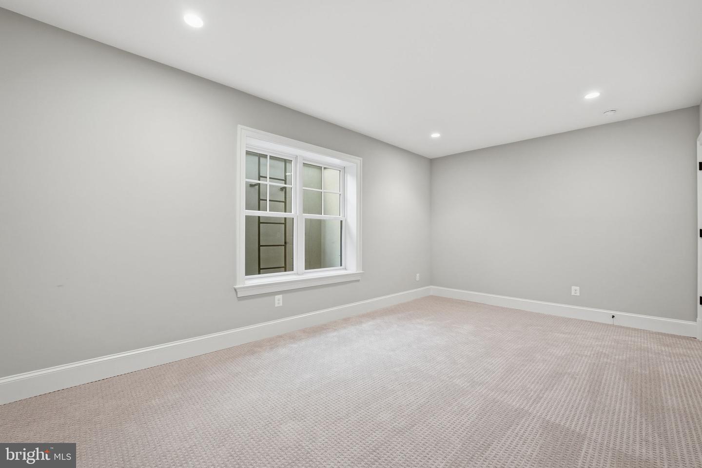 1723 N BARTON ST, ARLINGTON, Virginia 22201, 6 Bedrooms Bedrooms, ,5 BathroomsBathrooms,Residential,For sale,1723 N BARTON ST,VAAR2067994 MLS # VAAR2067994