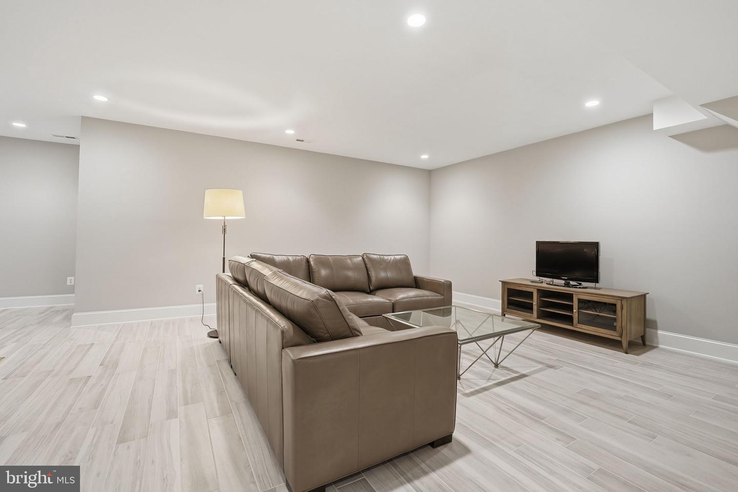 1723 N BARTON ST, ARLINGTON, Virginia 22201, 6 Bedrooms Bedrooms, ,5 BathroomsBathrooms,Residential,For sale,1723 N BARTON ST,VAAR2067994 MLS # VAAR2067994