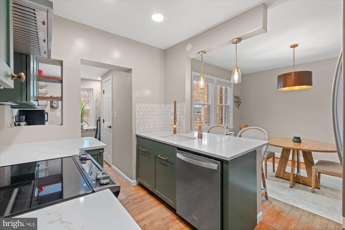 7 E MAPLE ST, ALEXANDRIA, Virginia 22301, 2 Bedrooms Bedrooms, ,2 BathroomsBathrooms,Residential,For sale,7 E MAPLE ST,VAAX2053426 MLS # VAAX2053426 7 E MAPLE ST, ALEXANDRIA, Virginia 22301, 2 Bedrooms Bedrooms, ,2 BathroomsBathrooms,Residential,For sale,7 E MAPLE ST,VAAX2053426 MLS # VAAX2053426