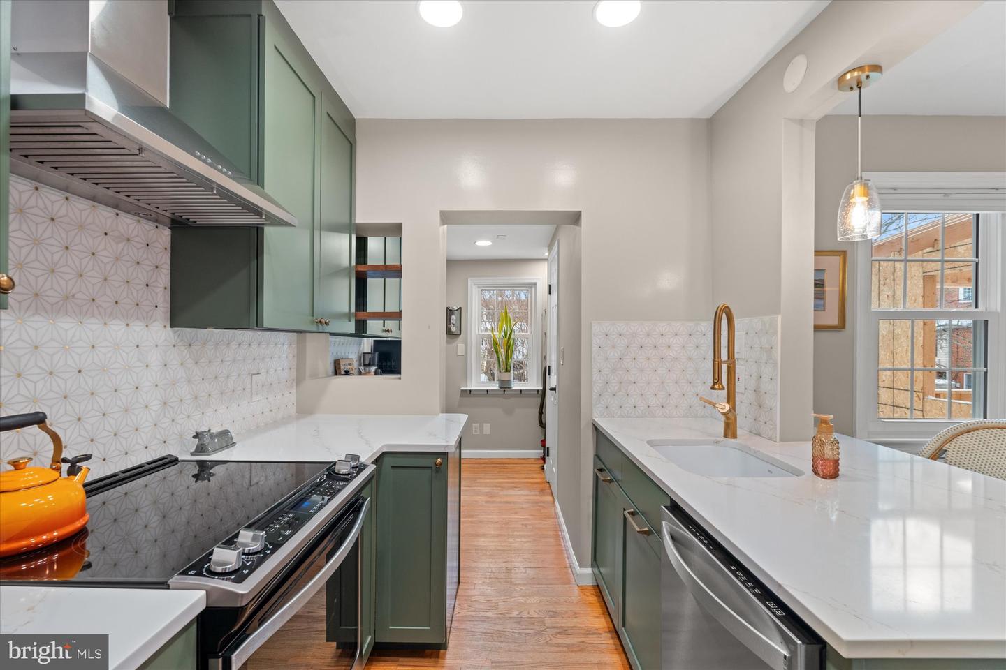 7 E MAPLE ST, ALEXANDRIA, Virginia 22301, 2 Bedrooms Bedrooms, ,2 BathroomsBathrooms,Residential,For sale,7 E MAPLE ST,VAAX2053426 MLS # VAAX2053426 7 E MAPLE ST, ALEXANDRIA, Virginia 22301, 2 Bedrooms Bedrooms, ,2 BathroomsBathrooms,Residential,For sale,7 E MAPLE ST,VAAX2053426 MLS # VAAX2053426