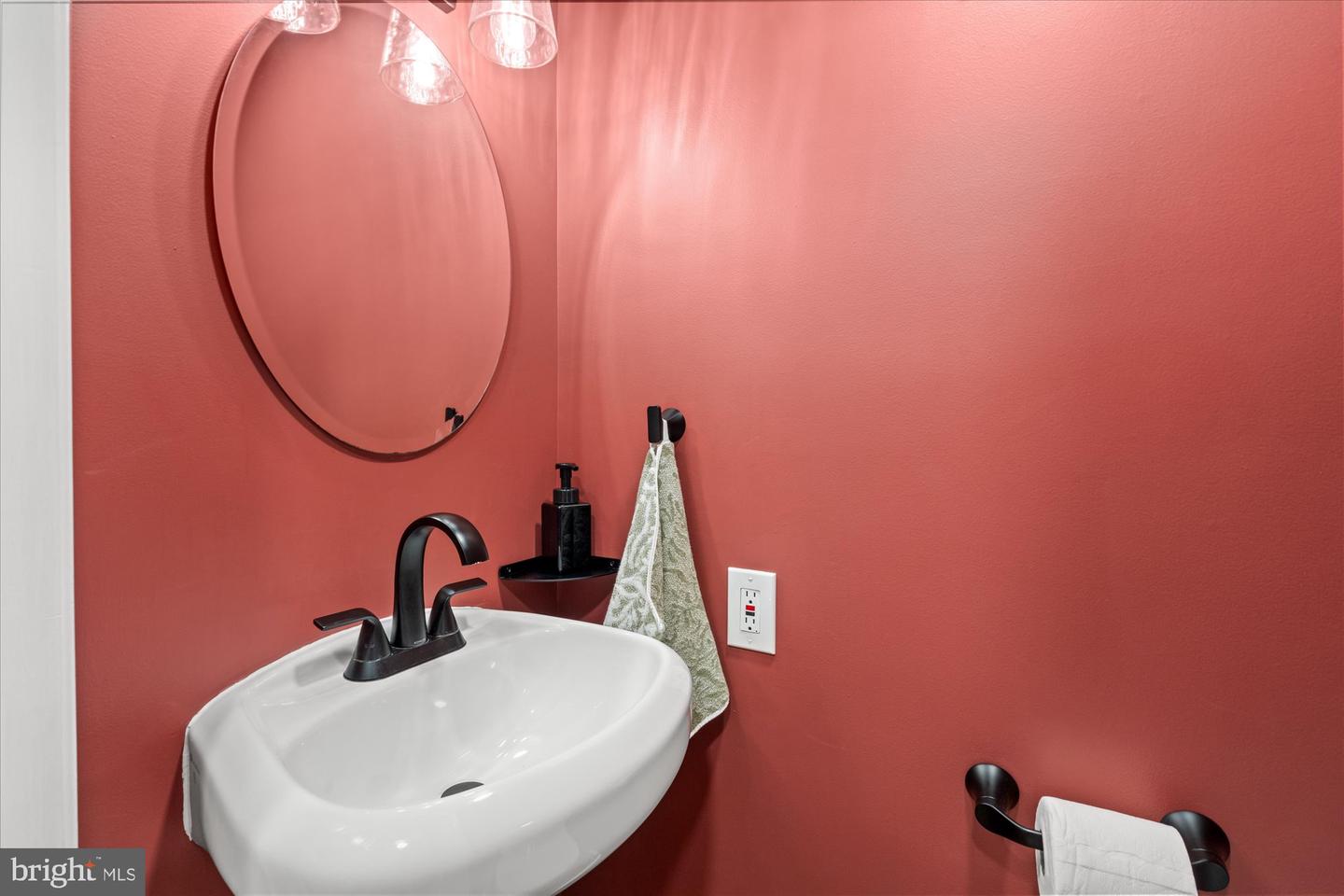 7 E MAPLE ST, ALEXANDRIA, Virginia 22301, 2 Bedrooms Bedrooms, ,2 BathroomsBathrooms,Residential,For sale,7 E MAPLE ST,VAAX2053426 MLS # VAAX2053426 7 E MAPLE ST, ALEXANDRIA, Virginia 22301, 2 Bedrooms Bedrooms, ,2 BathroomsBathrooms,Residential,For sale,7 E MAPLE ST,VAAX2053426 MLS # VAAX2053426