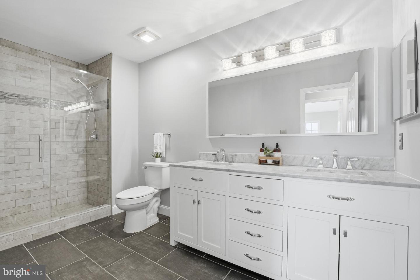 207 GRAFTON WAY NE, LEESBURG, Virginia 20176, 4 Bedrooms Bedrooms, 14 Rooms Rooms,2 BathroomsBathrooms,Residential,For sale,207 GRAFTON WAY NE,VALO2114414 MLS # VALO2114414