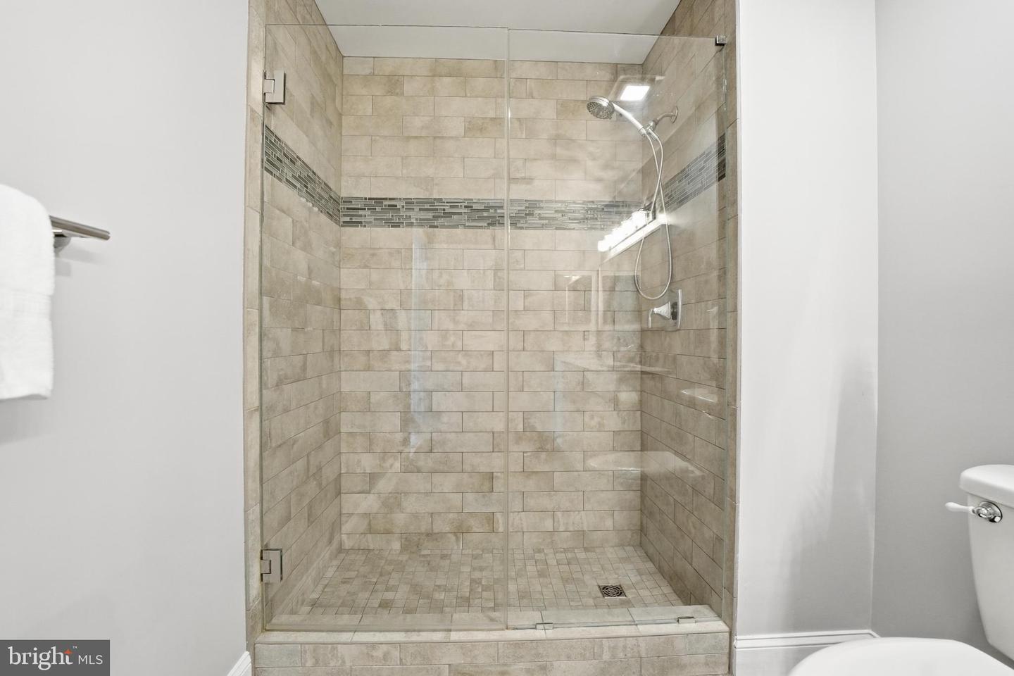 207 GRAFTON WAY NE, LEESBURG, Virginia 20176, 4 Bedrooms Bedrooms, 14 Rooms Rooms,2 BathroomsBathrooms,Residential,For sale,207 GRAFTON WAY NE,VALO2114414 MLS # VALO2114414