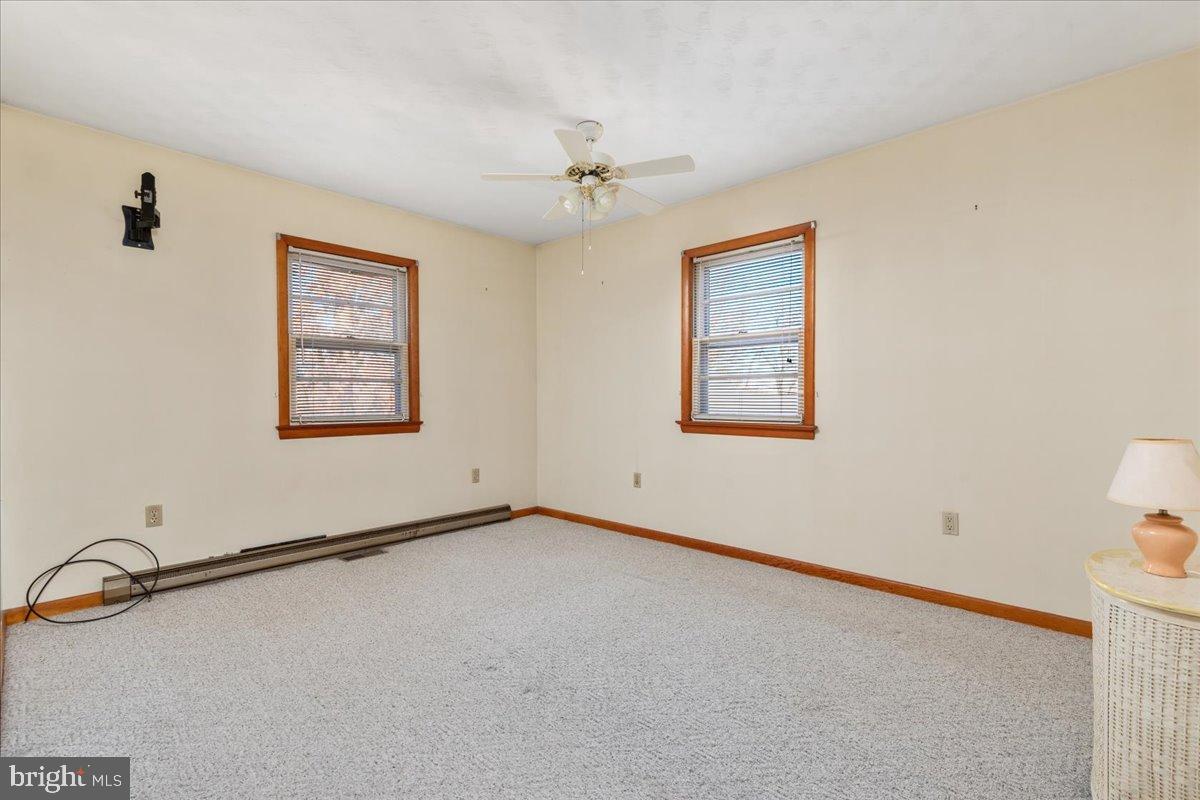 16 SUNDANCE RETREAT LN, NEW MARKET, Virginia 22844, 3 Bedrooms Bedrooms, 5 Rooms Rooms,2 BathroomsBathrooms,Residential,For sale,16 SUNDANCE RETREAT LN,VASH2013436 MLS # VASH2013436