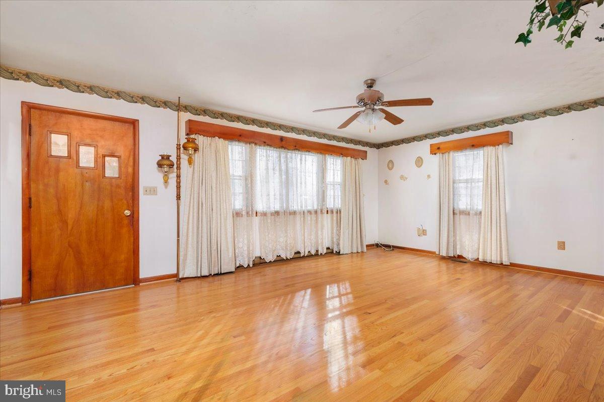 16 SUNDANCE RETREAT LN, NEW MARKET, Virginia 22844, 3 Bedrooms Bedrooms, 5 Rooms Rooms,2 BathroomsBathrooms,Residential,For sale,16 SUNDANCE RETREAT LN,VASH2013436 MLS # VASH2013436