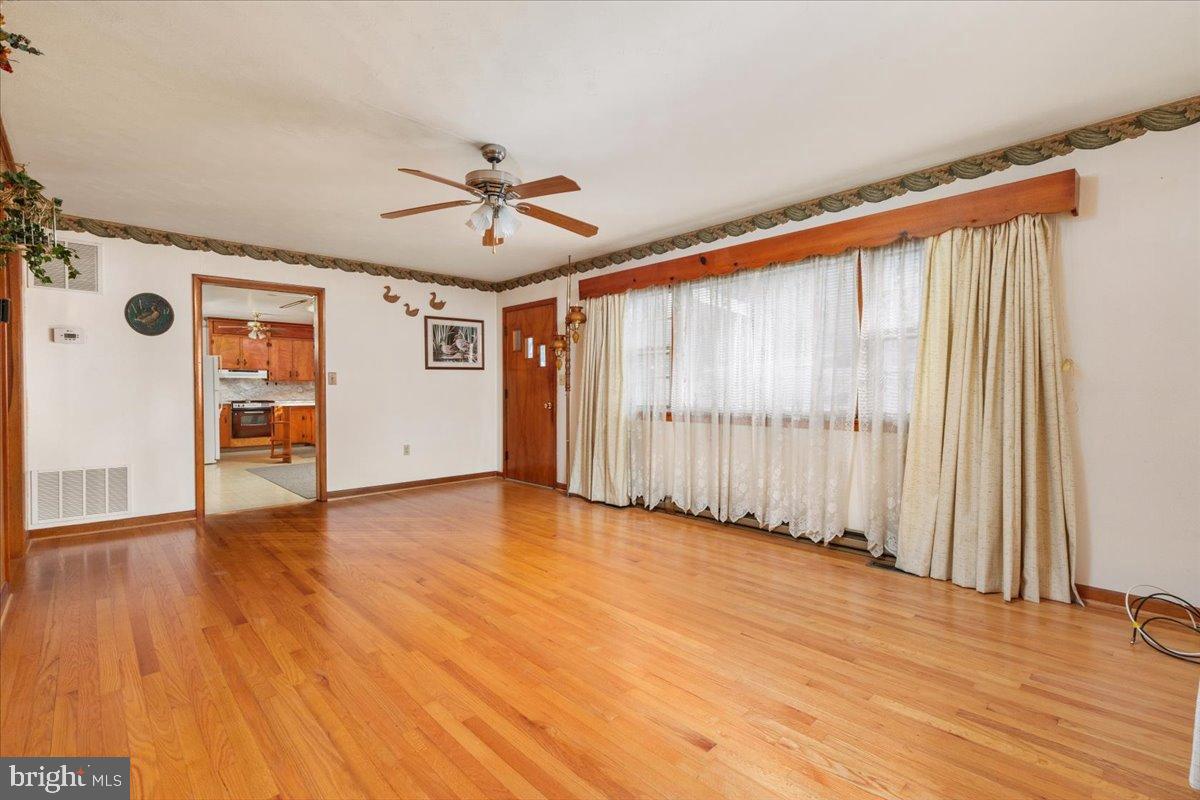 16 SUNDANCE RETREAT LN, NEW MARKET, Virginia 22844, 3 Bedrooms Bedrooms, 5 Rooms Rooms,2 BathroomsBathrooms,Residential,For sale,16 SUNDANCE RETREAT LN,VASH2013436 MLS # VASH2013436