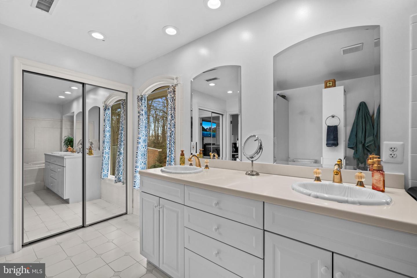 9614 HEATHER GREEN DR, MANASSAS, Virginia 20112, 4 Bedrooms Bedrooms, ,3 BathroomsBathrooms,Residential,For sale,9614 HEATHER GREEN DR,VAPW2111040 MLS # VAPW2111040 9614 HEATHER GREEN DR, MANASSAS, Virginia 20112, 4 Bedrooms Bedrooms, ,3 BathroomsBathrooms,Residential,For sale,9614 HEATHER GREEN DR,VAPW2111040 MLS # VAPW2111040