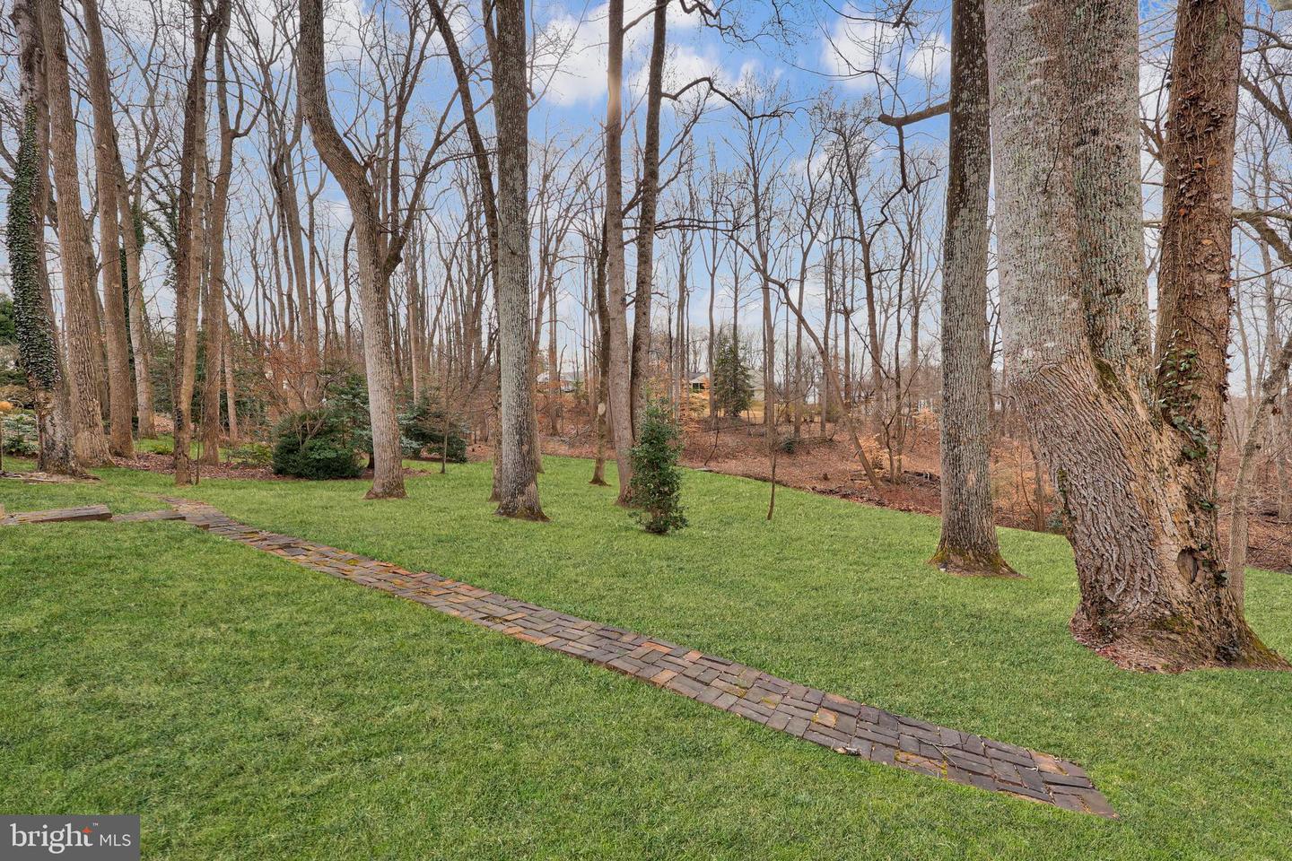 12006 PARK SHORE CT, WOODBRIDGE, Virginia 22192, 4 Bedrooms Bedrooms, 11 Rooms Rooms,3 BathroomsBathrooms,Residential,For sale,12006 PARK SHORE CT,VAPW2111046 MLS # VAPW2111046