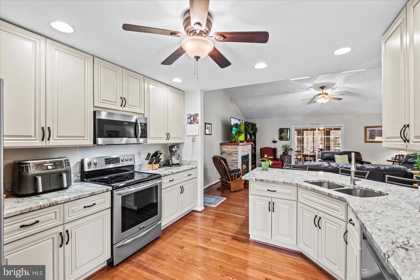 142 YORKTOWN BLVD, LOCUST GROVE, Virginia 22508, 3 Bedrooms Bedrooms, 7 Rooms Rooms,2 BathroomsBathrooms,Residential,For sale,142 YORKTOWN BLVD,VAOR2013172 MLS # VAOR2013172