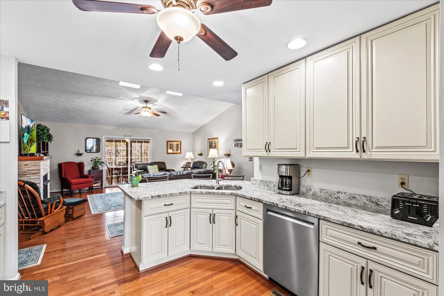 142 YORKTOWN BLVD, LOCUST GROVE, Virginia 22508, 3 Bedrooms Bedrooms, 7 Rooms Rooms,2 BathroomsBathrooms,Residential,For sale,142 YORKTOWN BLVD,VAOR2013172 MLS # VAOR2013172