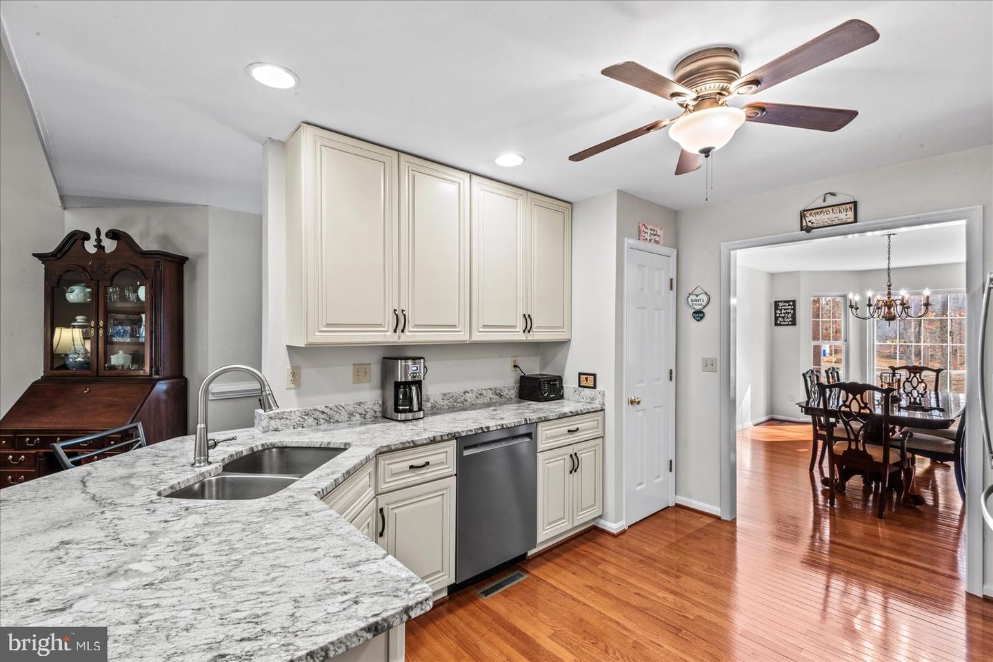 142 YORKTOWN BLVD, LOCUST GROVE, Virginia 22508, 3 Bedrooms Bedrooms, 7 Rooms Rooms,2 BathroomsBathrooms,Residential,For sale,142 YORKTOWN BLVD,VAOR2013172 MLS # VAOR2013172