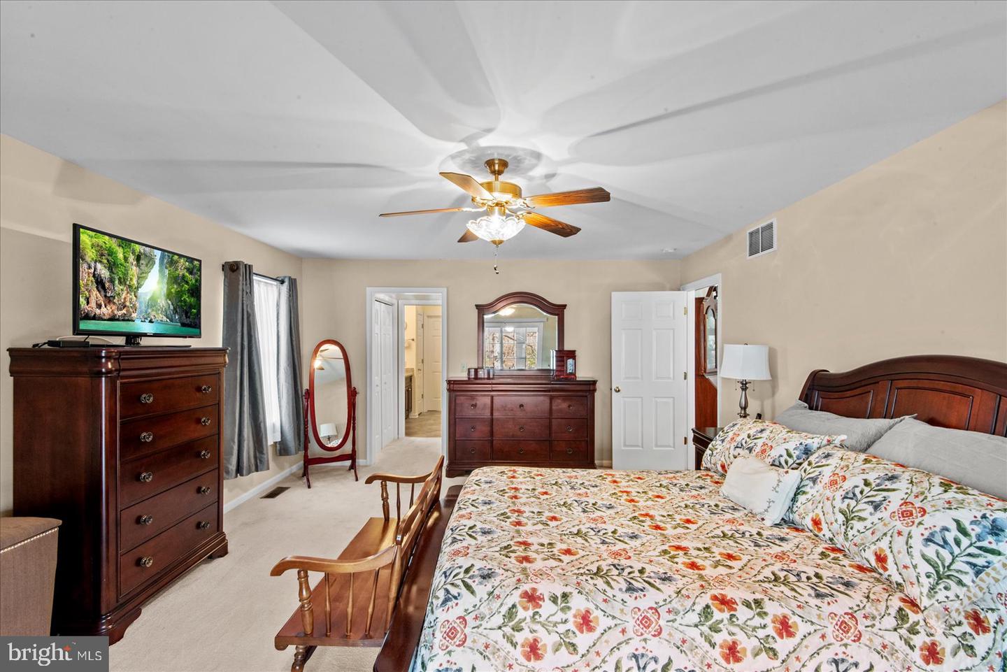 142 YORKTOWN BLVD, LOCUST GROVE, Virginia 22508, 3 Bedrooms Bedrooms, 7 Rooms Rooms,2 BathroomsBathrooms,Residential,For sale,142 YORKTOWN BLVD,VAOR2013172 MLS # VAOR2013172