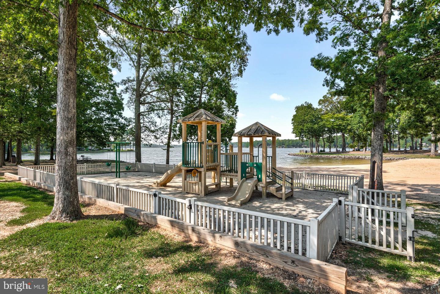 142 YORKTOWN BLVD, LOCUST GROVE, Virginia 22508, 3 Bedrooms Bedrooms, 7 Rooms Rooms,2 BathroomsBathrooms,Residential,For sale,142 YORKTOWN BLVD,VAOR2013172 MLS # VAOR2013172