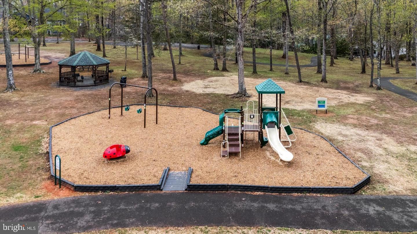 142 YORKTOWN BLVD, LOCUST GROVE, Virginia 22508, 3 Bedrooms Bedrooms, 7 Rooms Rooms,2 BathroomsBathrooms,Residential,For sale,142 YORKTOWN BLVD,VAOR2013172 MLS # VAOR2013172