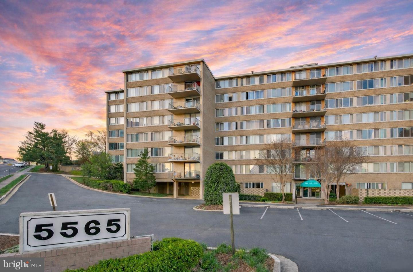 5565 COLUMBIA #412, ARLINGTON, Virginia 22204, 1 Bedroom Bedrooms, 2 Rooms Rooms,1 BathroomBathrooms,Residential,For sale,5565 COLUMBIA #412,VAAR2068012 MLS # VAAR2068012
