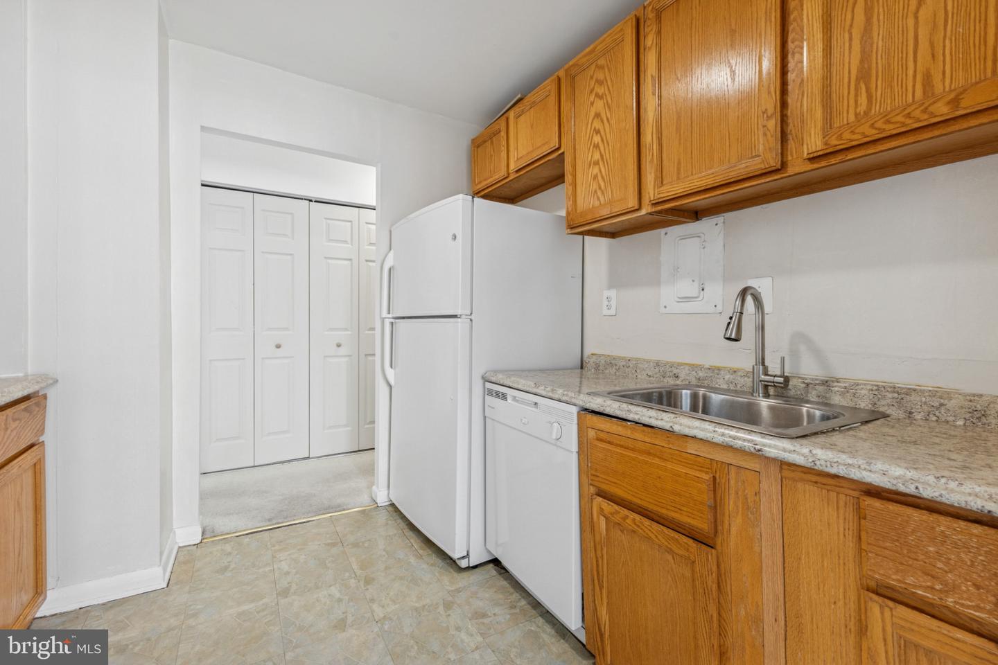 5565 COLUMBIA #412, ARLINGTON, Virginia 22204, 1 Bedroom Bedrooms, 2 Rooms Rooms,1 BathroomBathrooms,Residential,For sale,5565 COLUMBIA #412,VAAR2068012 MLS # VAAR2068012 5565 COLUMBIA #412, ARLINGTON, Virginia 22204, 1 Bedroom Bedrooms, 2 Rooms Rooms,1 BathroomBathrooms,Residential,For sale,5565 COLUMBIA #412,VAAR2068012 MLS # VAAR2068012