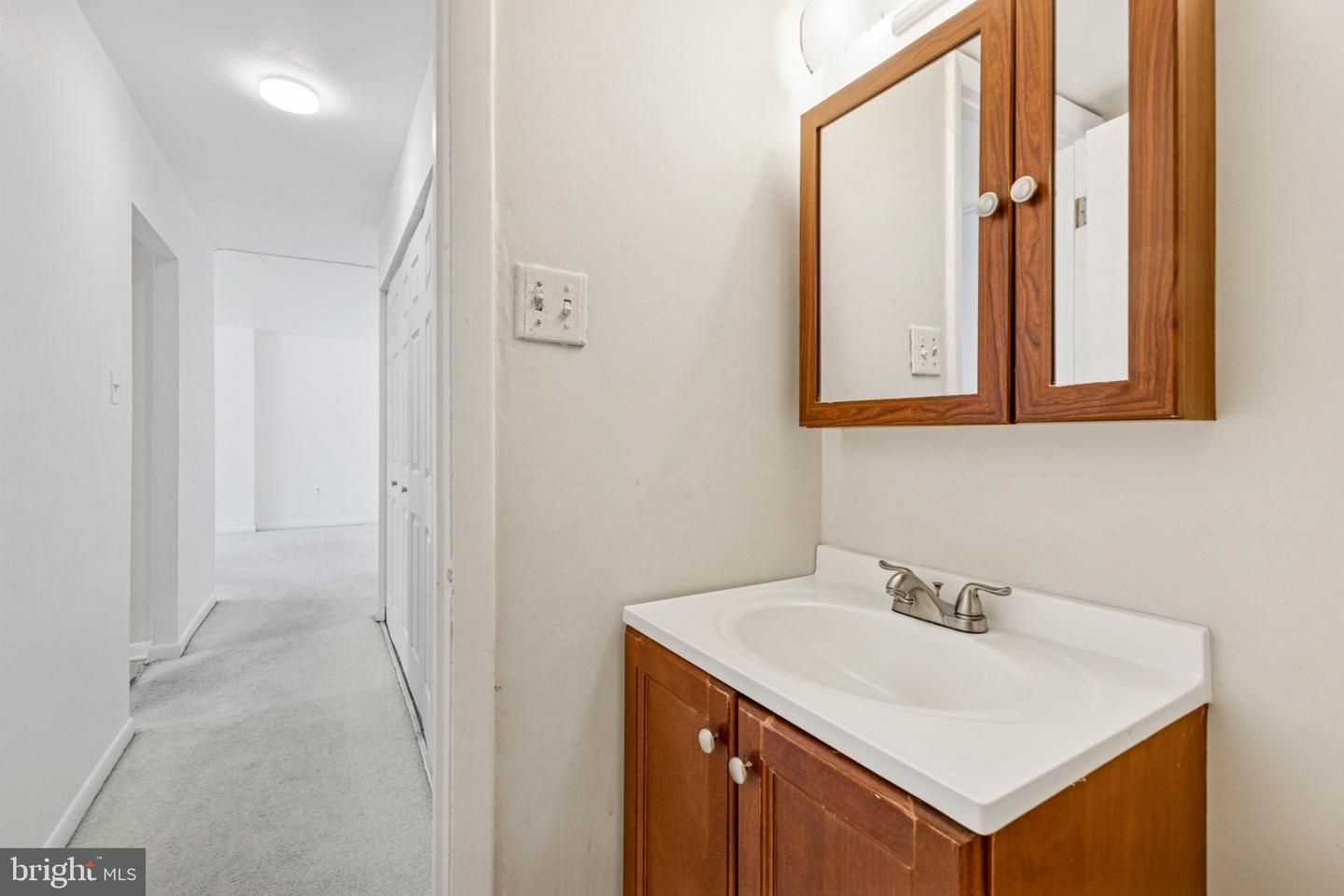 5565 COLUMBIA #412, ARLINGTON, Virginia 22204, 1 Bedroom Bedrooms, 2 Rooms Rooms,1 BathroomBathrooms,Residential,For sale,5565 COLUMBIA #412,VAAR2068012 MLS # VAAR2068012 5565 COLUMBIA #412, ARLINGTON, Virginia 22204, 1 Bedroom Bedrooms, 2 Rooms Rooms,1 BathroomBathrooms,Residential,For sale,5565 COLUMBIA #412,VAAR2068012 MLS # VAAR2068012