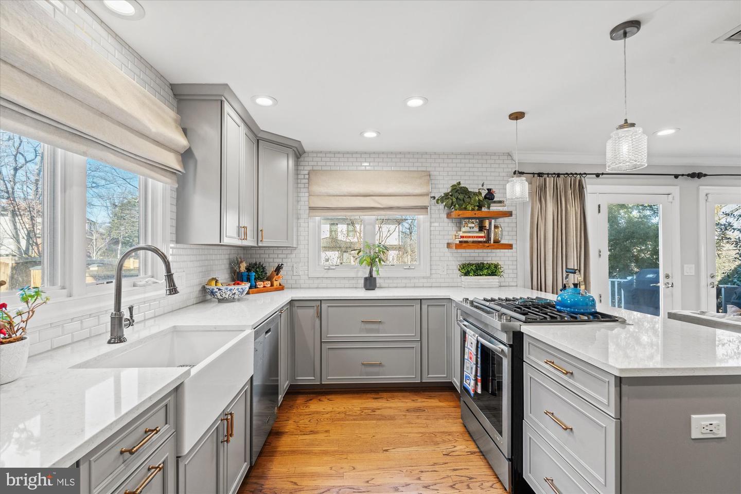 813 BEVERLEY DR, ALEXANDRIA, Virginia 22302, 5 Bedrooms Bedrooms, ,4 BathroomsBathrooms,Residential,For sale,813 BEVERLEY DR,VAAX2053454 MLS # VAAX2053454 813 BEVERLEY DR, ALEXANDRIA, Virginia 22302, 5 Bedrooms Bedrooms, ,4 BathroomsBathrooms,Residential,For sale,813 BEVERLEY DR,VAAX2053454 MLS # VAAX2053454