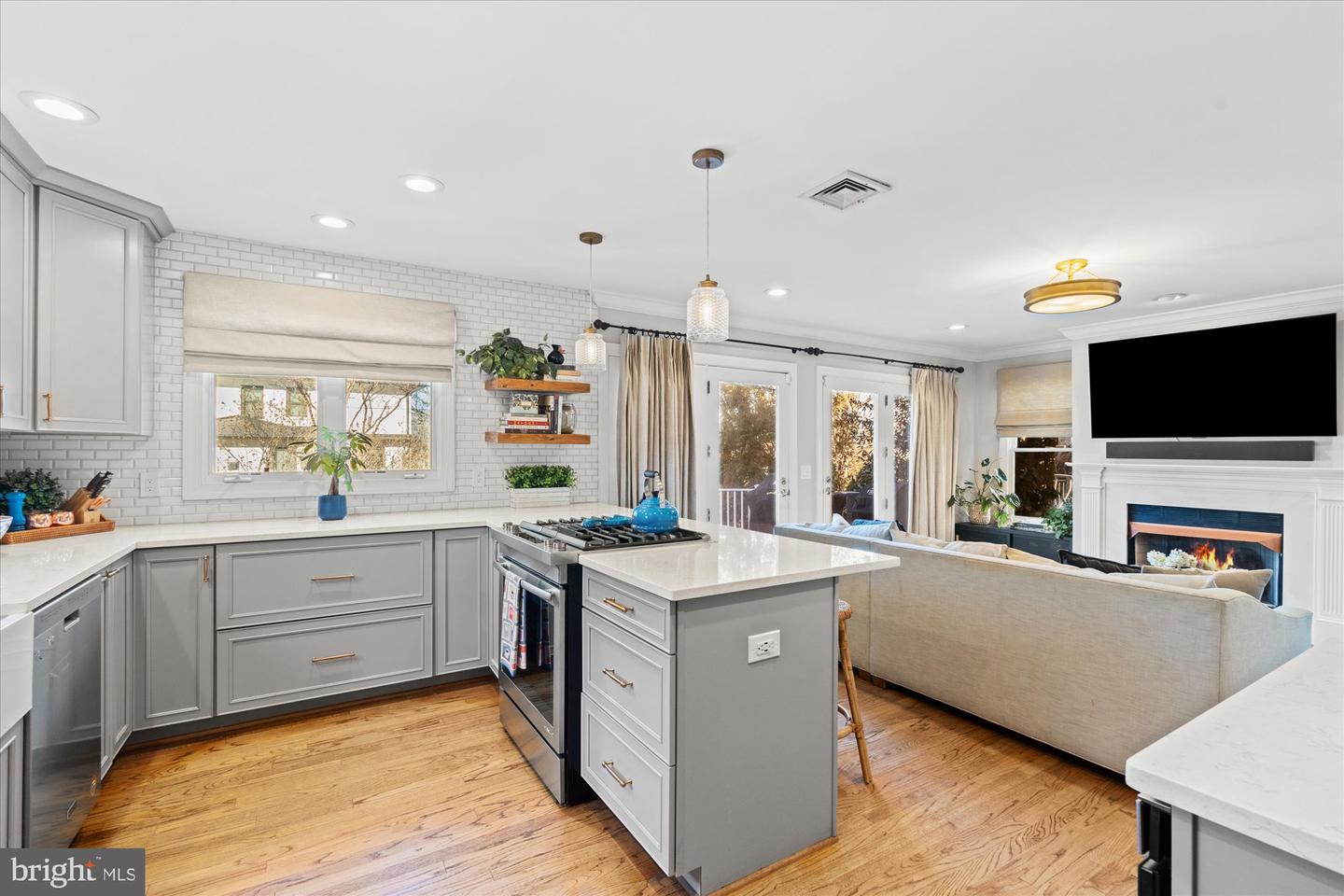 813 BEVERLEY DR, ALEXANDRIA, Virginia 22302, 5 Bedrooms Bedrooms, ,4 BathroomsBathrooms,Residential,For sale,813 BEVERLEY DR,VAAX2053454 MLS # VAAX2053454 813 BEVERLEY DR, ALEXANDRIA, Virginia 22302, 5 Bedrooms Bedrooms, ,4 BathroomsBathrooms,Residential,For sale,813 BEVERLEY DR,VAAX2053454 MLS # VAAX2053454