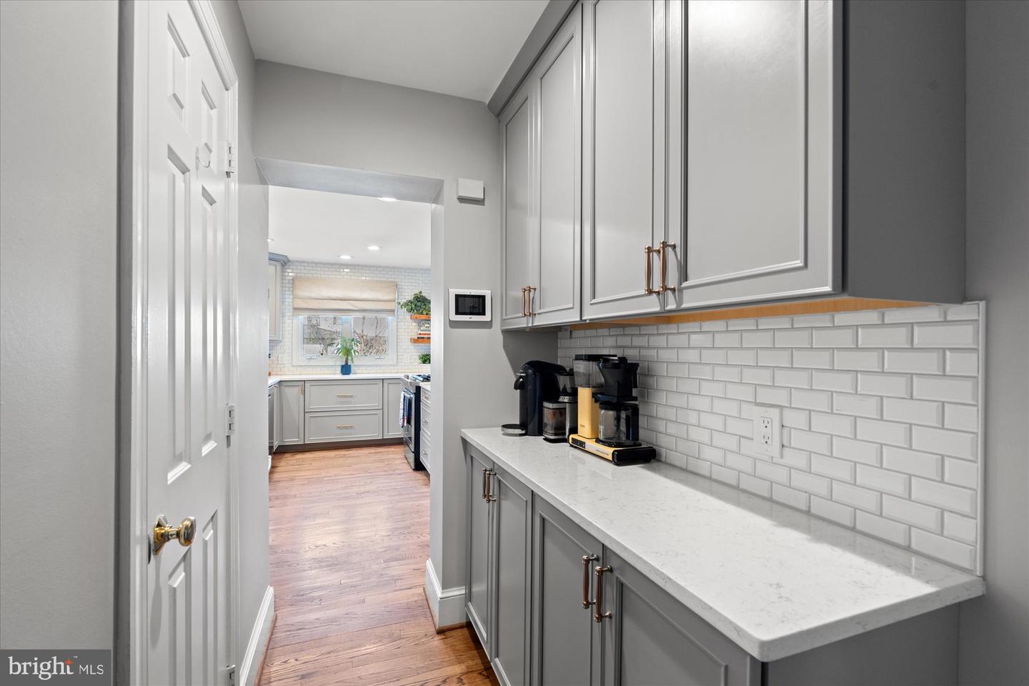 813 BEVERLEY DR, ALEXANDRIA, Virginia 22302, 5 Bedrooms Bedrooms, ,4 BathroomsBathrooms,Residential,For sale,813 BEVERLEY DR,VAAX2053454 MLS # VAAX2053454 813 BEVERLEY DR, ALEXANDRIA, Virginia 22302, 5 Bedrooms Bedrooms, ,4 BathroomsBathrooms,Residential,For sale,813 BEVERLEY DR,VAAX2053454 MLS # VAAX2053454