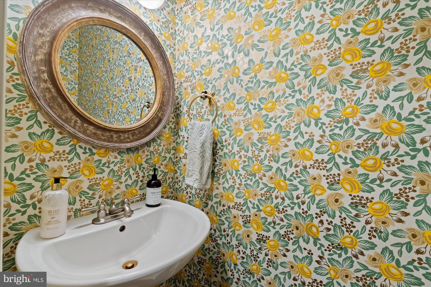 813 BEVERLEY DR, ALEXANDRIA, Virginia 22302, 5 Bedrooms Bedrooms, ,4 BathroomsBathrooms,Residential,For sale,813 BEVERLEY DR,VAAX2053454 MLS # VAAX2053454 813 BEVERLEY DR, ALEXANDRIA, Virginia 22302, 5 Bedrooms Bedrooms, ,4 BathroomsBathrooms,Residential,For sale,813 BEVERLEY DR,VAAX2053454 MLS # VAAX2053454