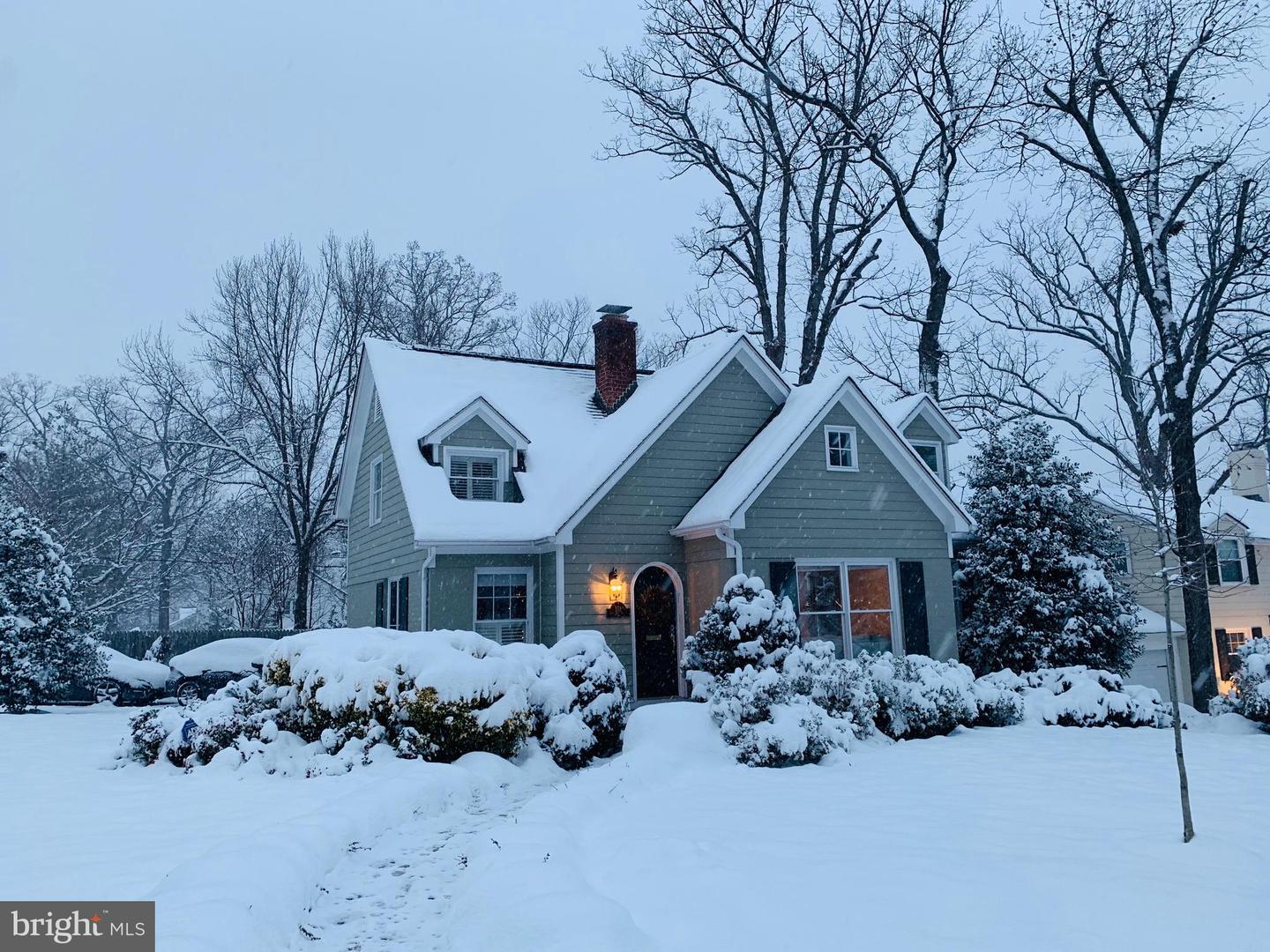 813 BEVERLEY DR, ALEXANDRIA, Virginia 22302, 5 Bedrooms Bedrooms, ,4 BathroomsBathrooms,Residential,For sale,813 BEVERLEY DR,VAAX2053454 MLS # VAAX2053454 813 BEVERLEY DR, ALEXANDRIA, Virginia 22302, 5 Bedrooms Bedrooms, ,4 BathroomsBathrooms,Residential,For sale,813 BEVERLEY DR,VAAX2053454 MLS # VAAX2053454