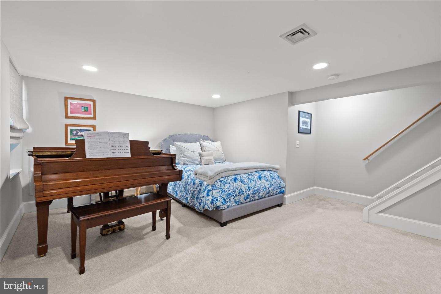 813 BEVERLEY DR, ALEXANDRIA, Virginia 22302, 5 Bedrooms Bedrooms, ,4 BathroomsBathrooms,Residential,For sale,813 BEVERLEY DR,VAAX2053454 MLS # VAAX2053454 813 BEVERLEY DR, ALEXANDRIA, Virginia 22302, 5 Bedrooms Bedrooms, ,4 BathroomsBathrooms,Residential,For sale,813 BEVERLEY DR,VAAX2053454 MLS # VAAX2053454