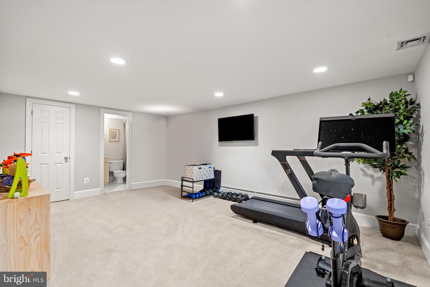 813 BEVERLEY DR, ALEXANDRIA, Virginia 22302, 5 Bedrooms Bedrooms, ,4 BathroomsBathrooms,Residential,For sale,813 BEVERLEY DR,VAAX2053454 MLS # VAAX2053454 813 BEVERLEY DR, ALEXANDRIA, Virginia 22302, 5 Bedrooms Bedrooms, ,4 BathroomsBathrooms,Residential,For sale,813 BEVERLEY DR,VAAX2053454 MLS # VAAX2053454