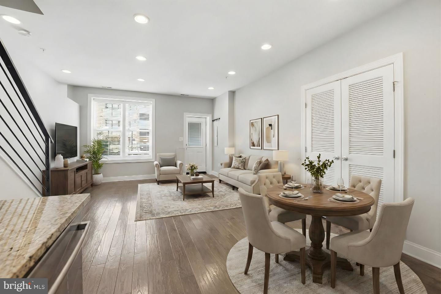 1018 13TH ST SE #2, WASHINGTON, District Of Columbia 20003, 2 Bedrooms Bedrooms, ,2 BathroomsBathrooms,Residential,For sale,1018 13TH ST SE #2,DCDC2242906 MLS # DCDC2242906