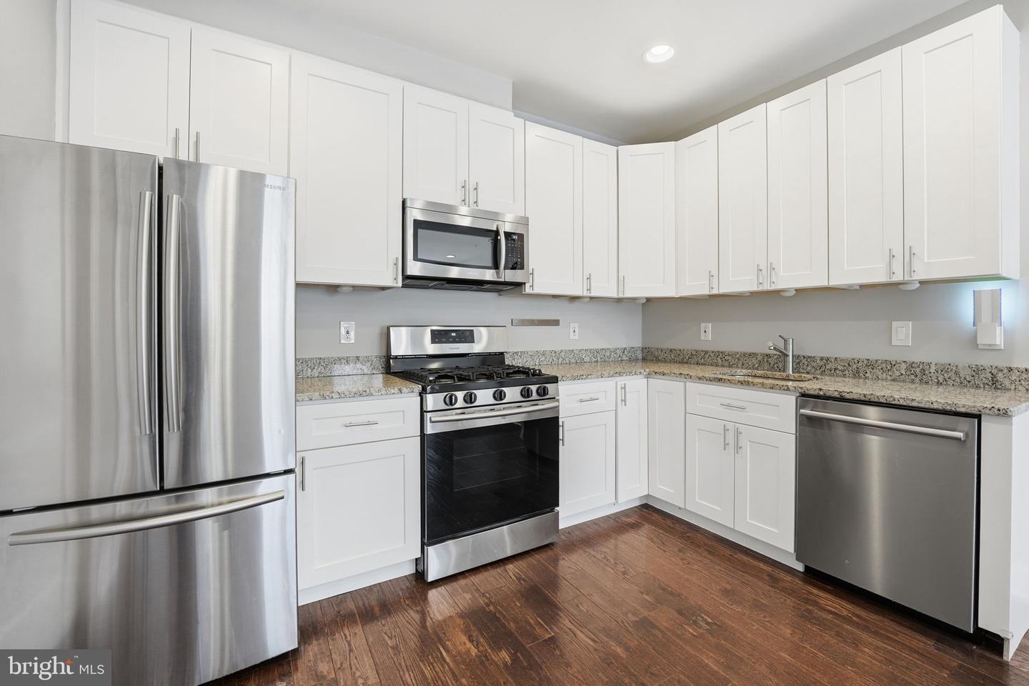 1018 13TH ST SE #2, WASHINGTON, District Of Columbia 20003, 2 Bedrooms Bedrooms, ,2 BathroomsBathrooms,Residential,For sale,1018 13TH ST SE #2,DCDC2242906 MLS # DCDC2242906