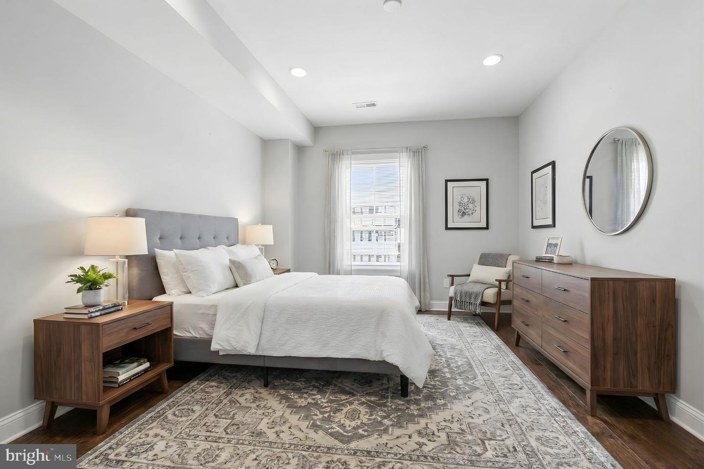 1018 13TH ST SE #2, WASHINGTON, District Of Columbia 20003, 2 Bedrooms Bedrooms, ,2 BathroomsBathrooms,Residential,For sale,1018 13TH ST SE #2,DCDC2242906 MLS # DCDC2242906