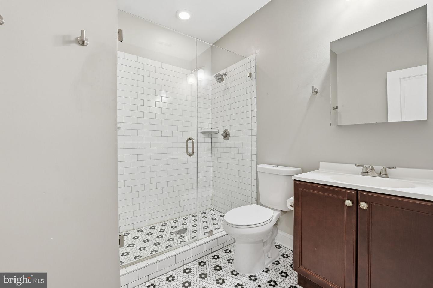 1018 13TH ST SE #2, WASHINGTON, District Of Columbia 20003, 2 Bedrooms Bedrooms, ,2 BathroomsBathrooms,Residential,For sale,1018 13TH ST SE #2,DCDC2242906 MLS # DCDC2242906