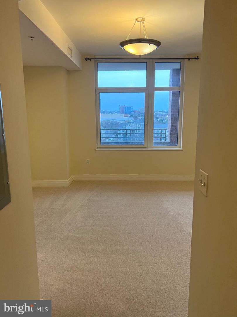 8220 CRESTWOOD HEIGHTS DR #1410, MCLEAN, Virginia 22102, 1 Bedroom Bedrooms, ,2 BathroomsBathrooms,Residential,For sale,8220 CRESTWOOD HEIGHTS DR #1410,VAFX2287202 MLS # VAFX2287202