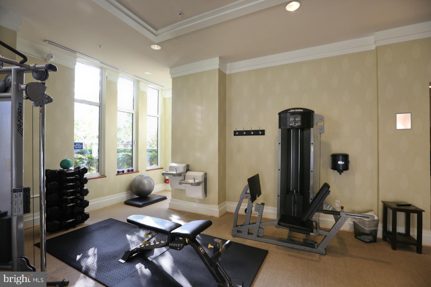 8220 CRESTWOOD HEIGHTS DR #1410, MCLEAN, Virginia 22102, 1 Bedroom Bedrooms, ,2 BathroomsBathrooms,Residential,For sale,8220 CRESTWOOD HEIGHTS DR #1410,VAFX2287202 MLS # VAFX2287202