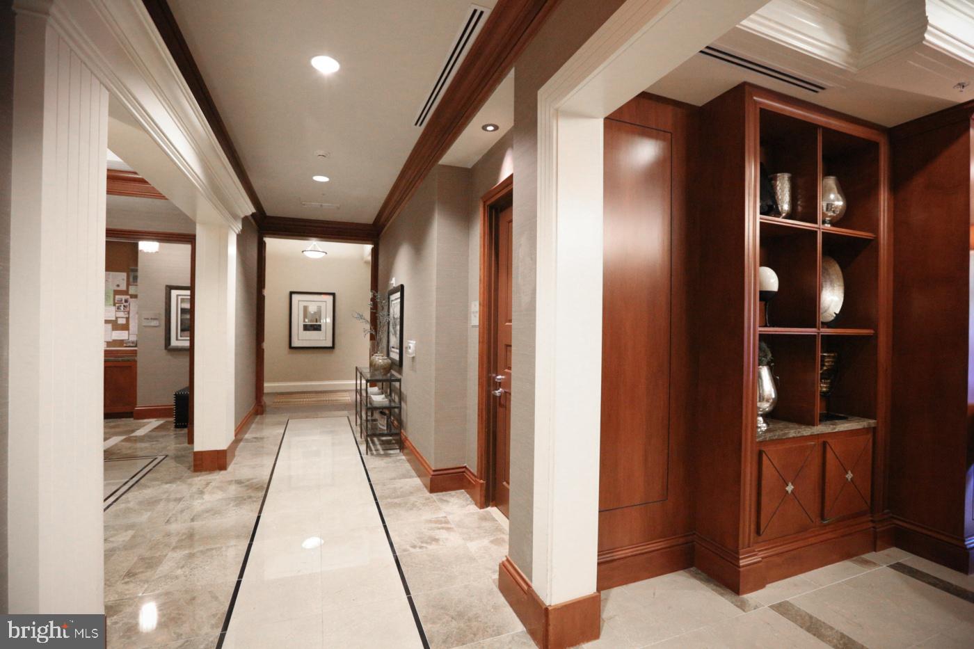 8220 CRESTWOOD HEIGHTS DR #1410, MCLEAN, Virginia 22102, 1 Bedroom Bedrooms, ,2 BathroomsBathrooms,Residential,For sale,8220 CRESTWOOD HEIGHTS DR #1410,VAFX2287202 MLS # VAFX2287202